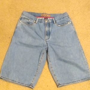 Men Size 38 COOGI Jean shorts.
